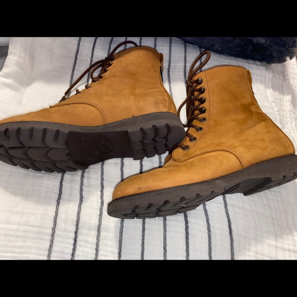 Brown leather boots - Picture 4 of 4